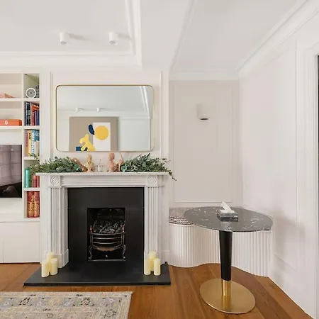 Luxury 3-Bed Pavilion Road Residence